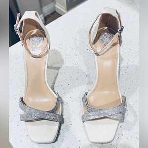 Vince Camuto NEW Silver and Cream Strappy Heels Size 10